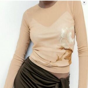 NWT Zara Fitted Graphic Blouse in Tan and Cream xs